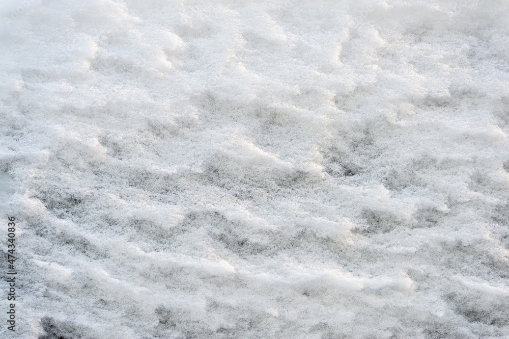 Obraz premium White snow lies in waves