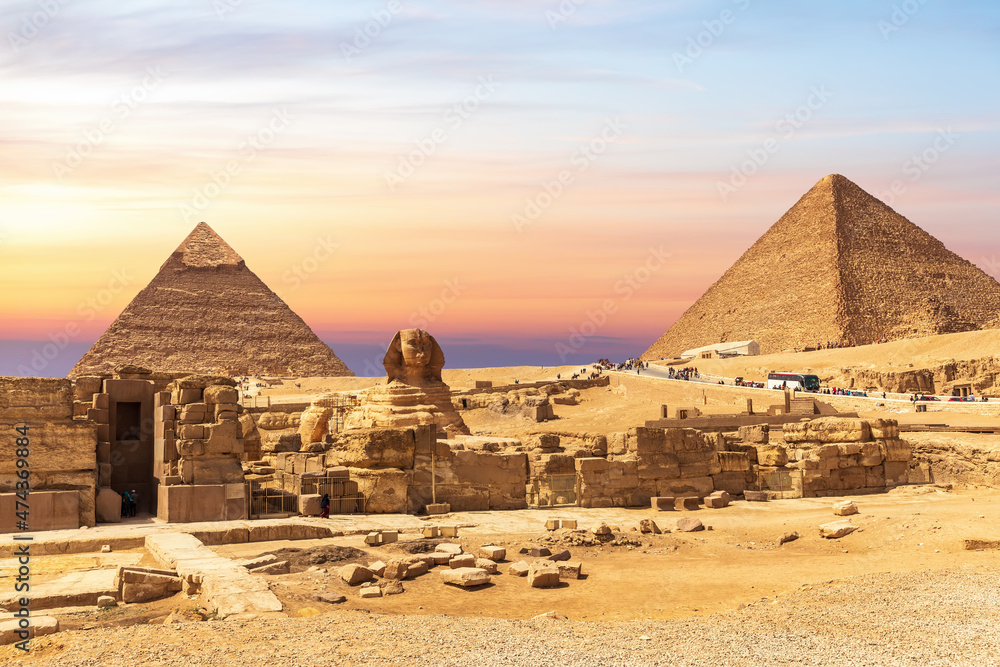 Ruins of Giza Necropolis with the Sphinx and the Pyramids, Cairo, Egypt - obrazy, fototapety, plakaty 