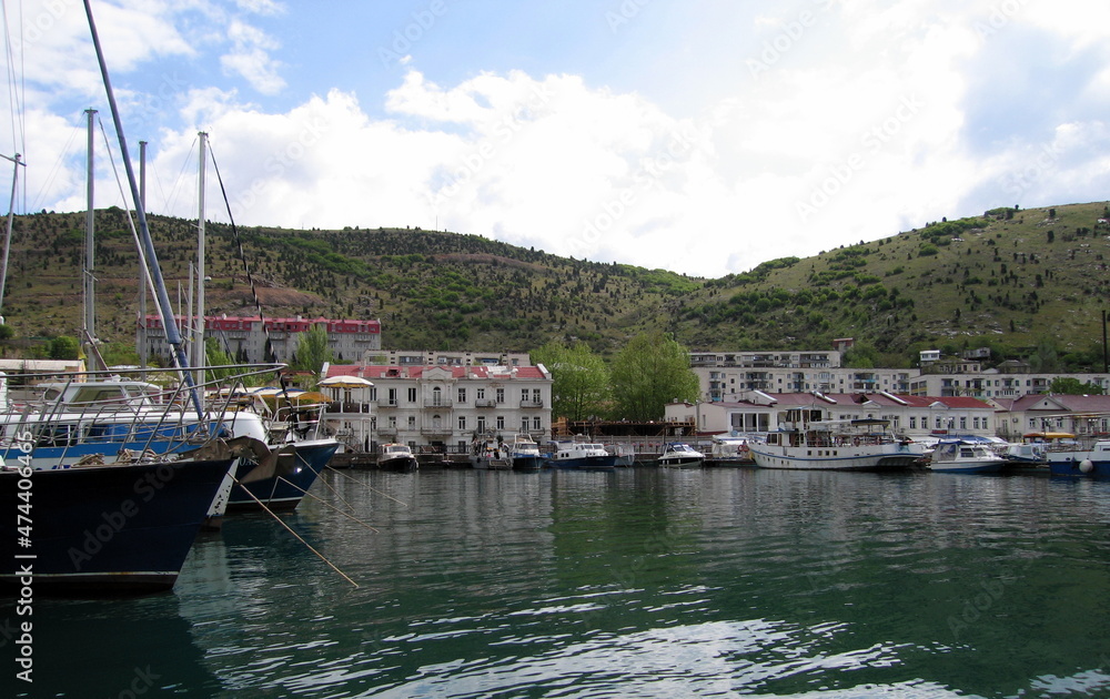 Fototapeta premium boats in the harbor