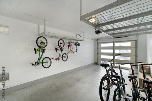 Obraz na plátně Clean garage with bikes