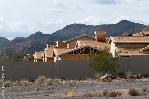 Constructing new houses in Arizona © Richard Nantais