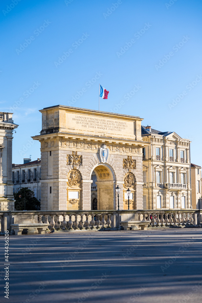 Arc de triomphe de Montpellier depuis le parc du Peyrou (Occitanie, France)