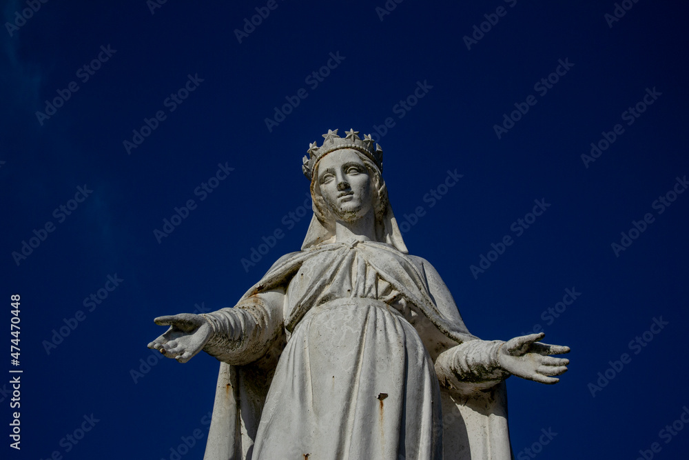 La Vierge Marie Statue
