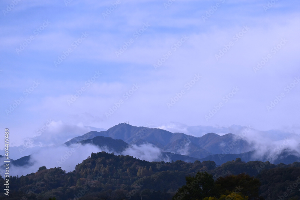 Obraz premium 雲と山