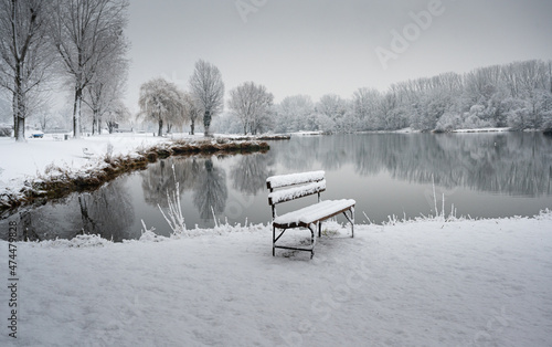 Wallpaper Mural Parkbank im frühen Wintermorgen Torontodigital.ca