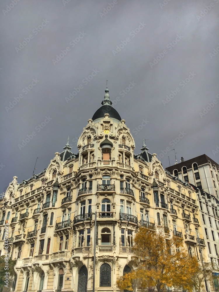 Fototapeta premium Building in Madrid Spain