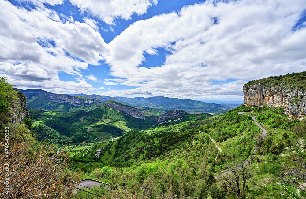 Panorama sur le massif du Vercors depuis la route de Presles