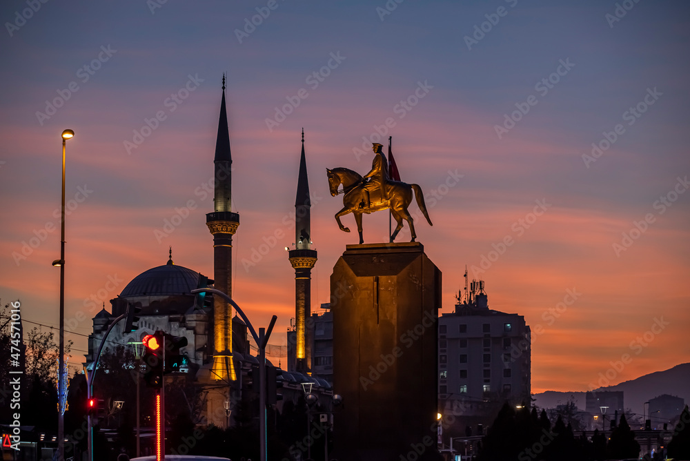 Obraz premium Evening view of the republic square in Kayseri