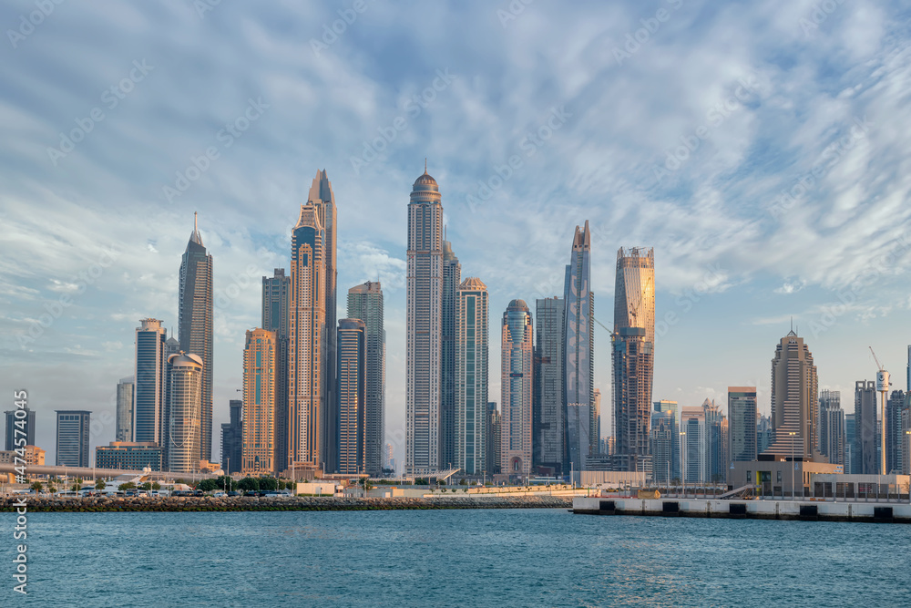 Fototapeta premium Dubai Marina and famous Jumeirah beach Skyline view