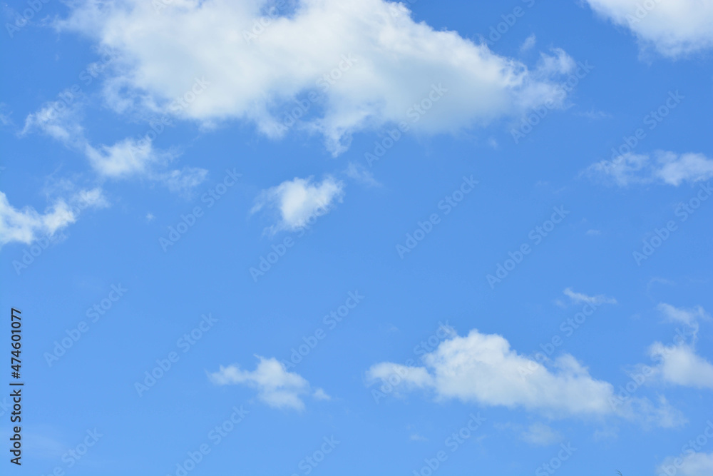 Naklejka premium Cotton stratocumulus clouds with clear blue sky background at Trat, Thailand. No focus.