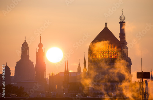 Blick auf die Yenidze in Dresden am frühen Morgen 