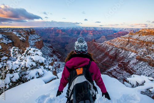 Fotografía Girl in winter in Grand Canyon National Park, United States Of America