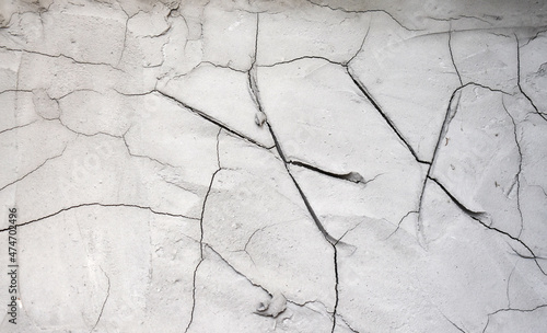 cracked concrete wall