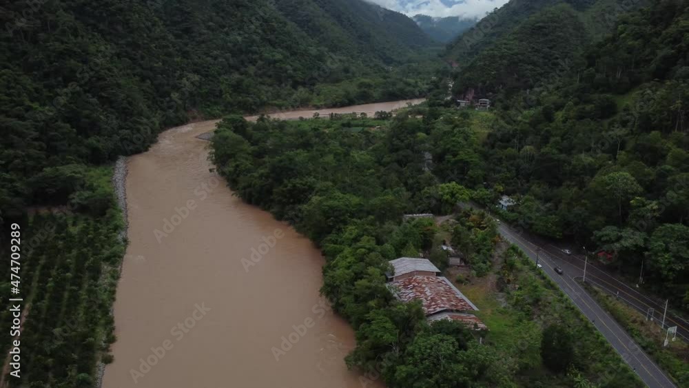 Rio en la selva peruana (Drone) Rio en la selva peruana (Drone)