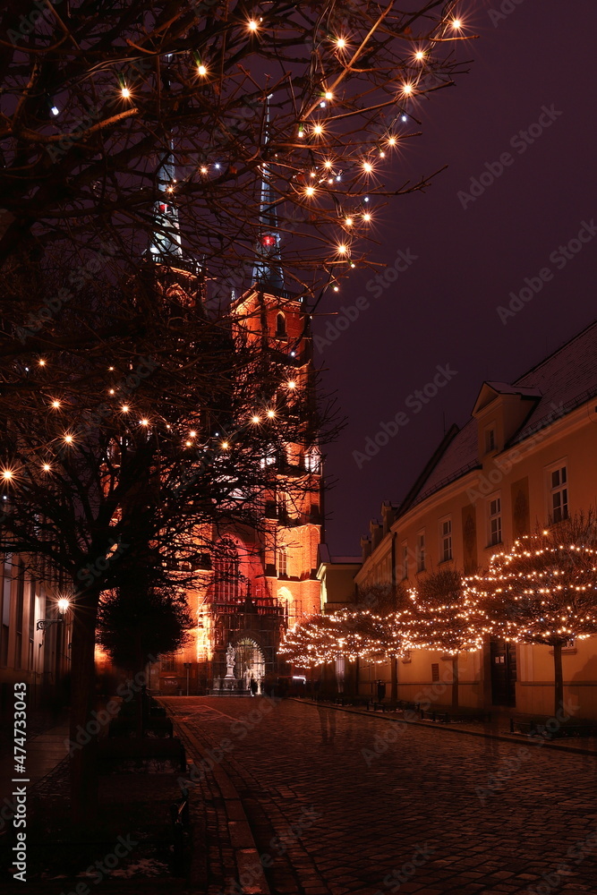 Katedra Wrocław, noc, lampki, święta, Boże Narodzenie
