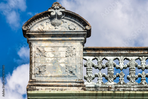 Foto Old weathered architecture in Las Tunas, Cuba