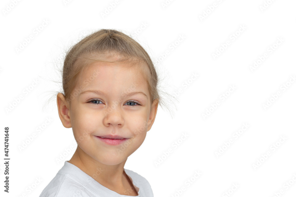 Φωτογραφία Isolated caucasian blond smiling little girl of 5 years old looking at camera on