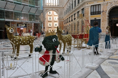 Napoli - Addobbi di Natale nella Galleria Umberto I photo