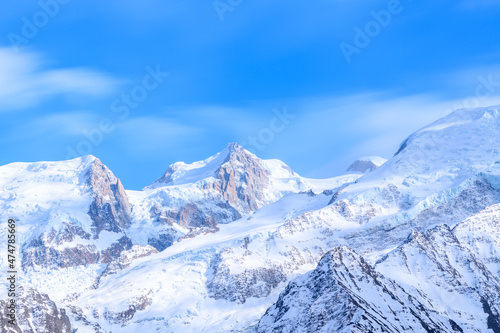 The view of Mont Maudit in the Mont Blanc massif in Europe, France, the Alps, towards Chamonix, in spring, on a sunny day. © Florent