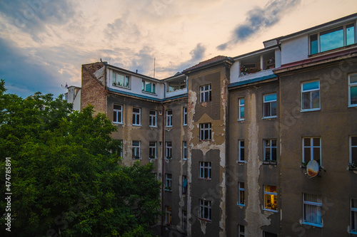 Canvas Print Old apartment building in the city of Bratislava