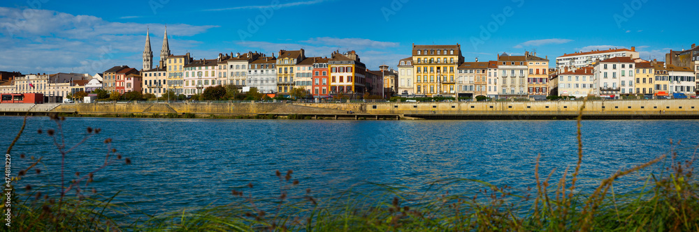 Obraz premium Riverside view of city Macon, Burgundy region, east-central France
