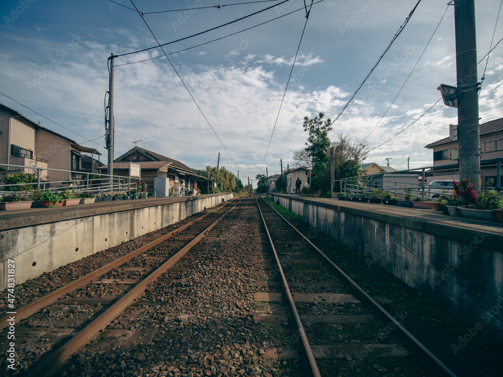 冬の青空と銚子電鉄の笠上黒生駅の風景