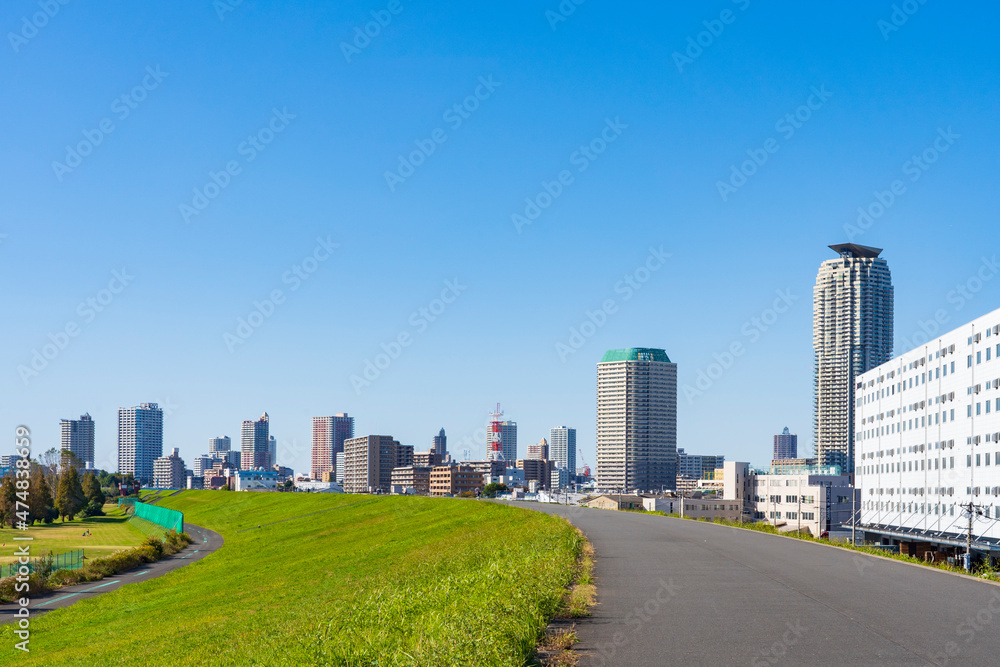 【埼玉県景観】荒川土手から望む川口市街地