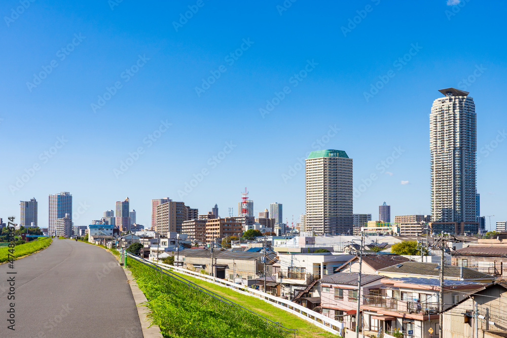 【都市風景】荒川土手から望む川口の街並み