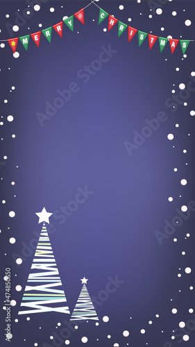 白い雪が降る夜の背景素材、Merry Christmasのフラッグガーランドとクリスマスツリー、中央が明るいグラデーション青背景