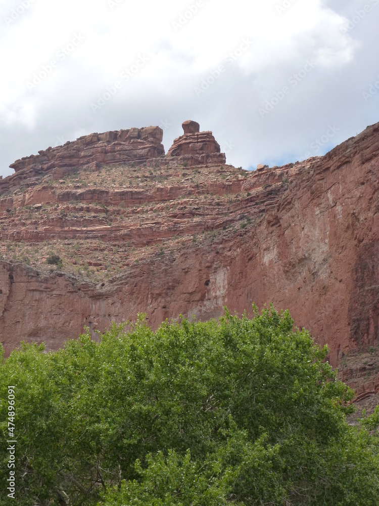 Steep sandstone rock walls in majestic Grand Canyon displaying different geological ages, Grand Canyon, Arizona, USA