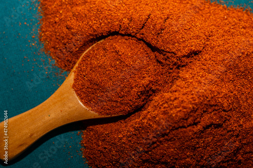 Epice, Paprika avec cuillère en bois