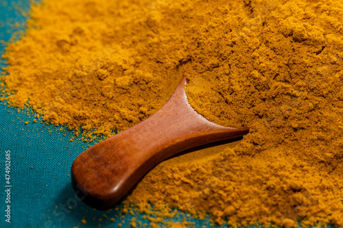 Epice, Curry avec cuillère en bois