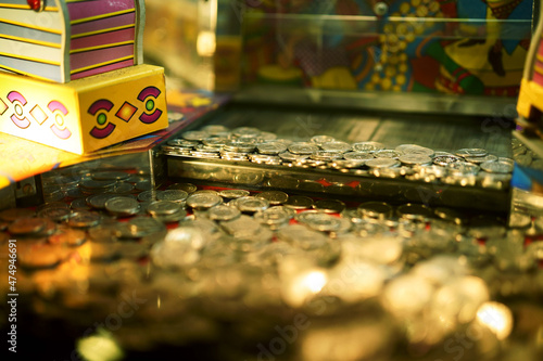 Automat do gier z tysiącem srebrnych monet