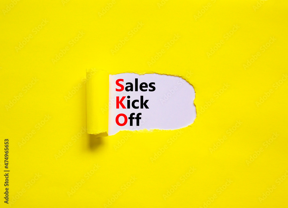 SKO sails kick off symbol. Concept words SKO sails kick off on white paper. Beautiful yellow background, copy space. Business and SKO sails kick off concept. - obrazy, fototapety, plakaty 