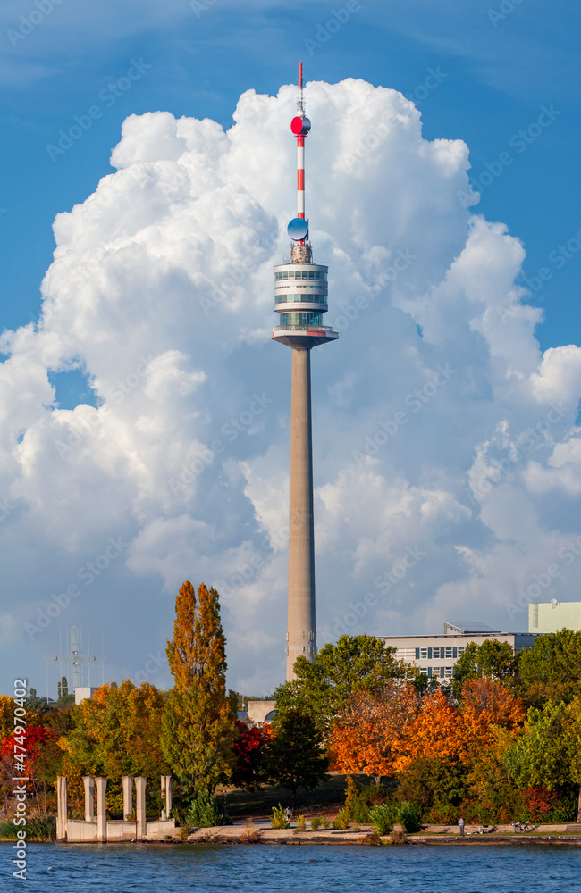 Ταπετσαρία Danube tower (Donauturm) in autumn, Vienna, Austria