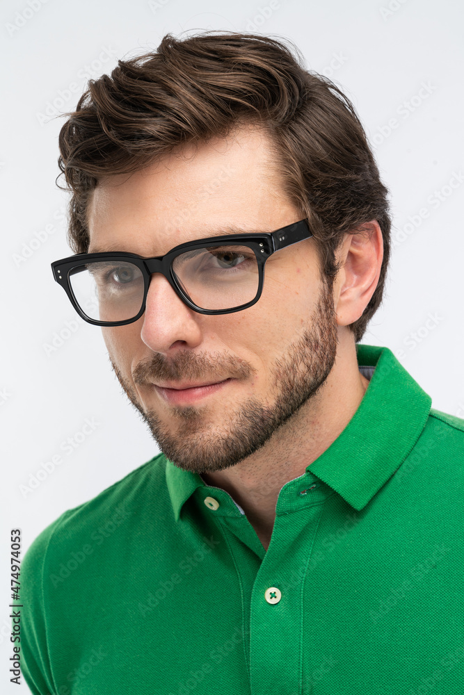 Obraz premium portrait of a man, with sunglasses, studio shot