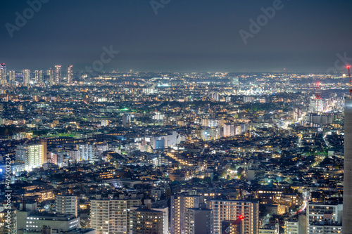 東京都渋谷区恵比寿の高層ビルから見た夜の東京の都市景観