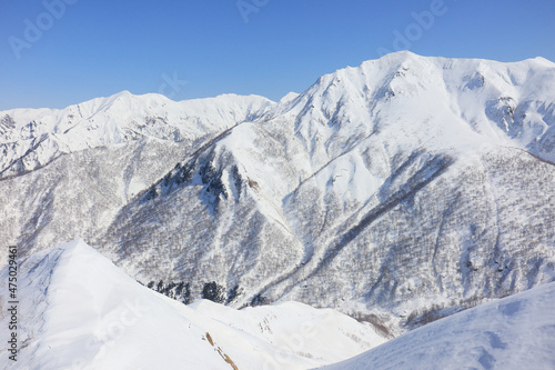 冬の谷川連峰万太郎山