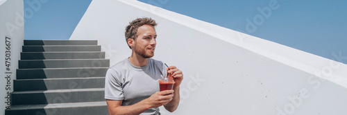 Photo Man drinking red beet smoothie detox juice healthy lifestyle panoramic banner