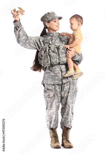 Female soldier with her lit...