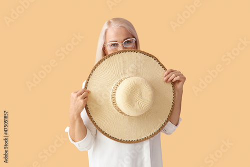 Elegant mature woman in eye...
