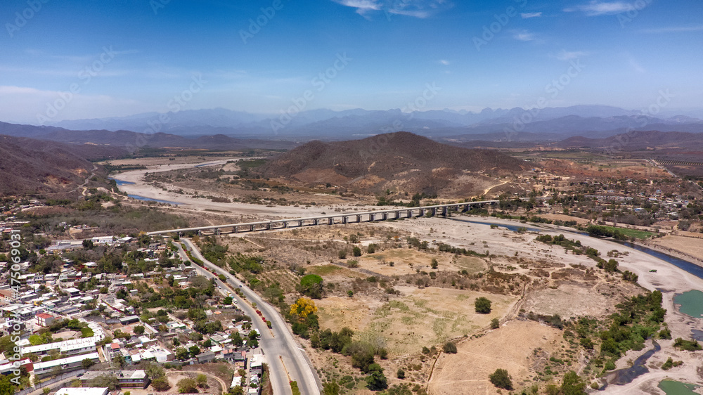 Puente  de El Rosario Sinaloa,  Dia Soleado en Verano. tomada con drone dji mini2