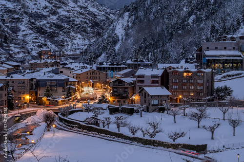 Andorra is one of the snowiest places in the Pyrenees. It is therefore the ideal place to practice many winter activities with family or friends photo