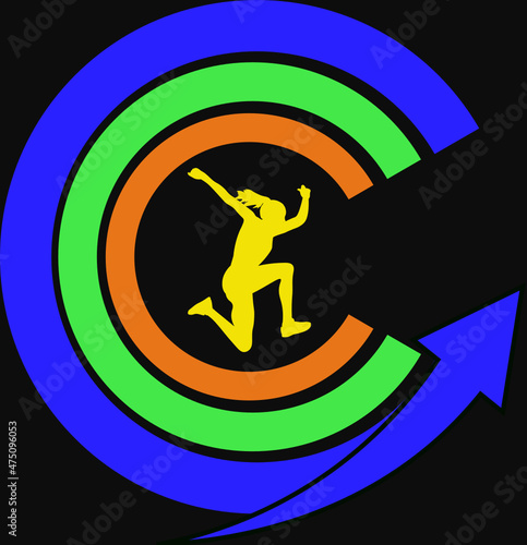 logo gimnasio. letra C con una mujer corriendo y una flecha marcando el rumbo hacia arriba. Vector sin fondo