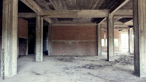 The area of       old buildings that have been abandoned  the construction cannot be destroyed.