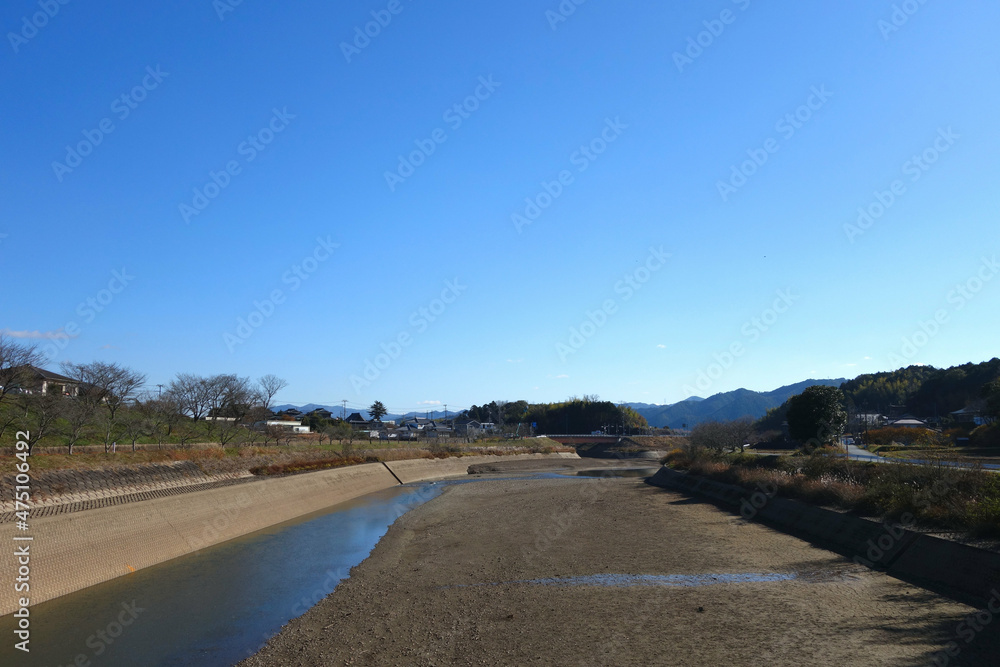 冬の篠山川　川代ダム付近上流方向