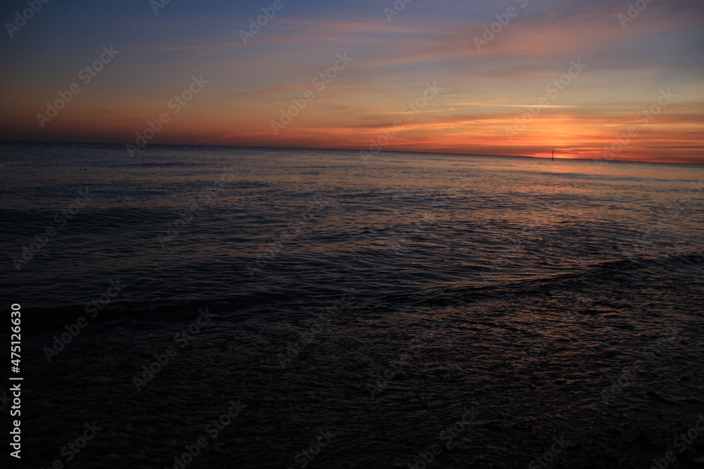 Agon-Coutainville, Normandie, France - coucher de soleil, mer, oiseaux