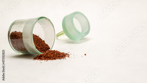 glass vessel with copper powder