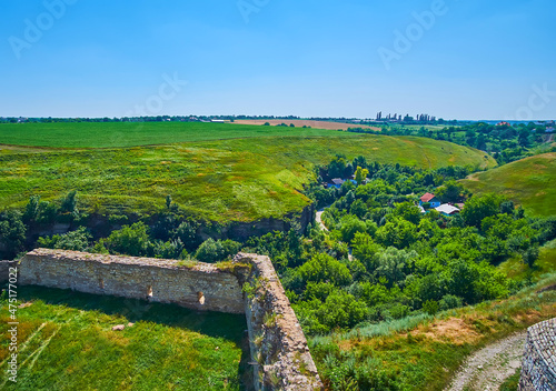 Canvas-taulu The green canyon of Smotrych River from tower of Kamianets-Podilskyi Castle, Ukr