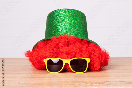 Obraz na płótnie hat with carnival costume wig